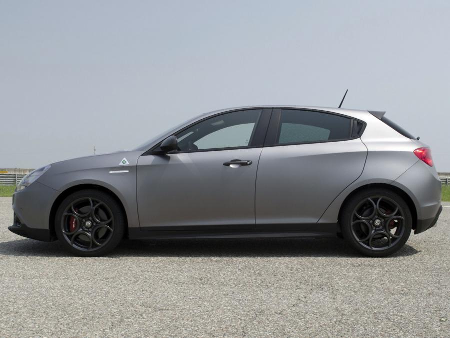  Alfa Romeo Giulietta Quadrifoglio Verde Launch Edition (940) 2014 года  (фото 14 из 17)